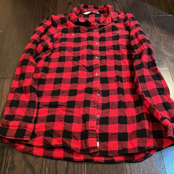 Woolrich Women's Buffalo Plaid - Red and Black Button Up Top - Medium - Picture 5 of 6